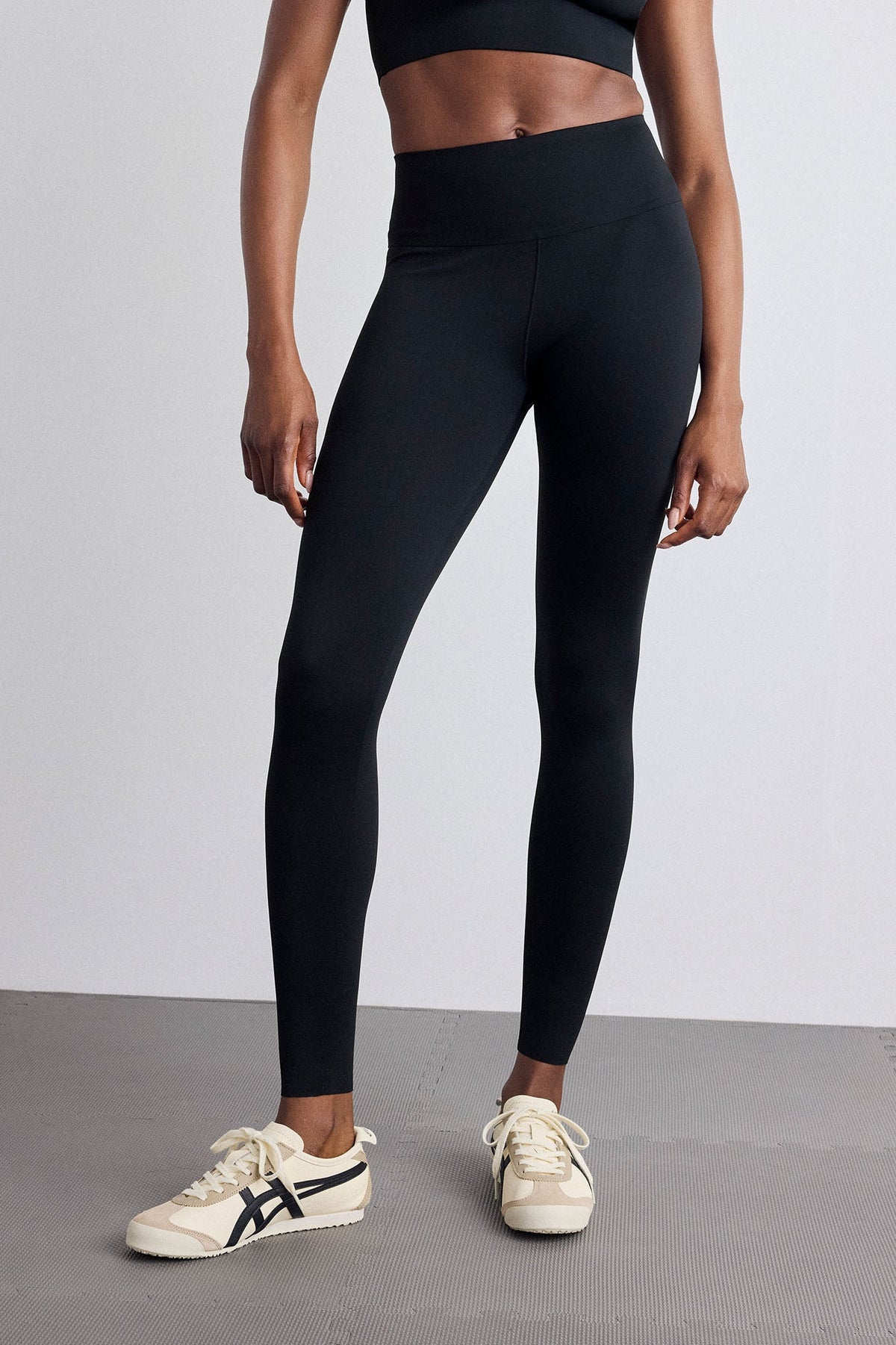 Base Sport Legging in Black